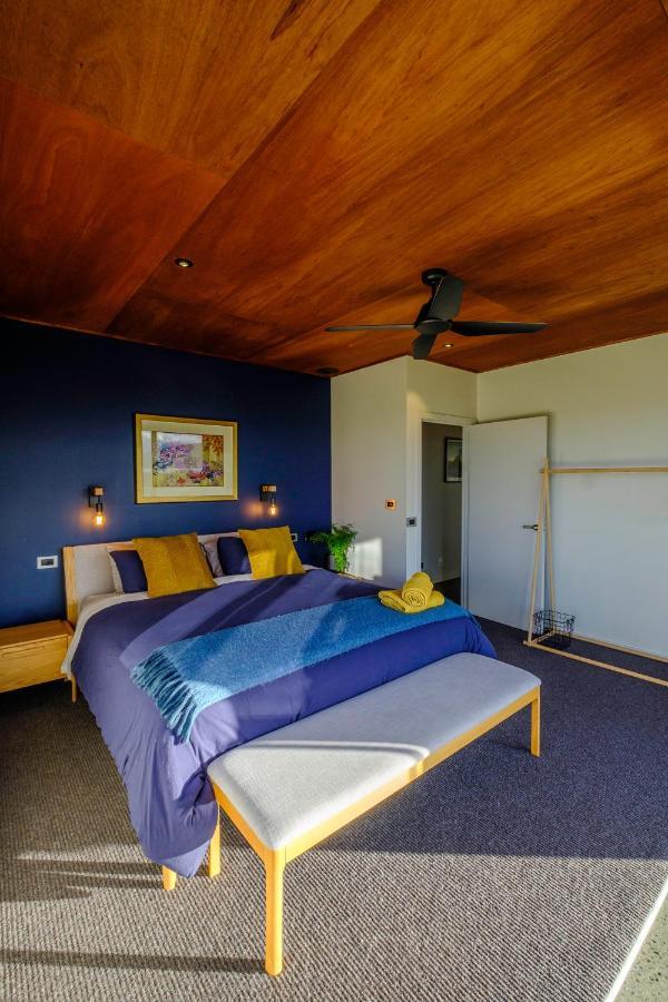 Villa Fiordland Eco-Retreat -- Panoramic Views -- Hot Tub Te Anau Exterior foto