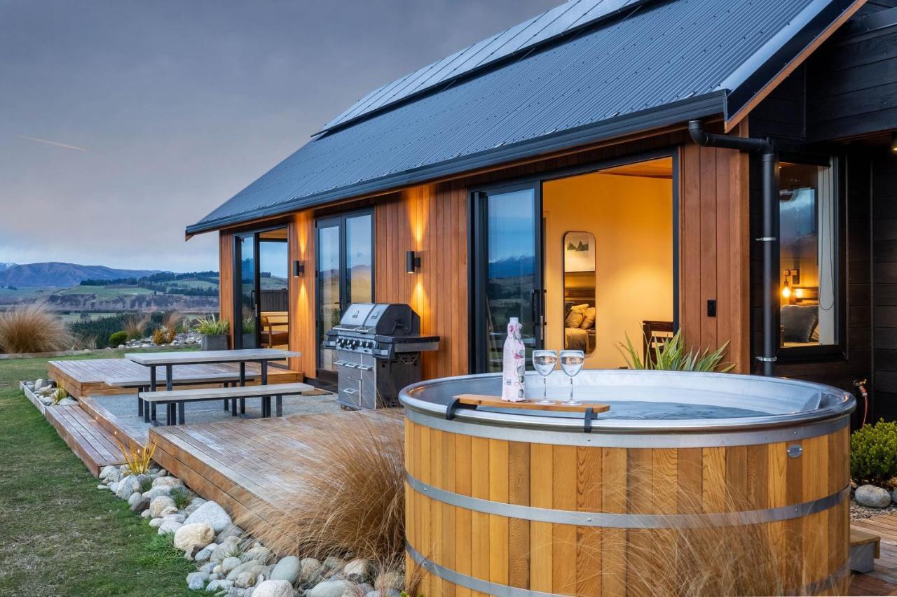 Villa Fiordland Eco-Retreat -- Panoramic Views -- Hot Tub Te Anau Exterior foto