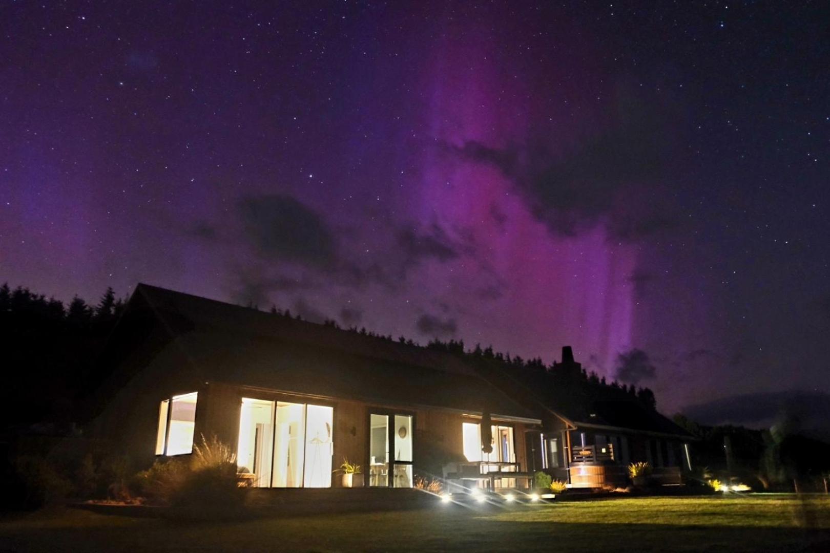 Villa Fiordland Eco-Retreat -- Panoramic Views -- Hot Tub Te Anau Exterior foto