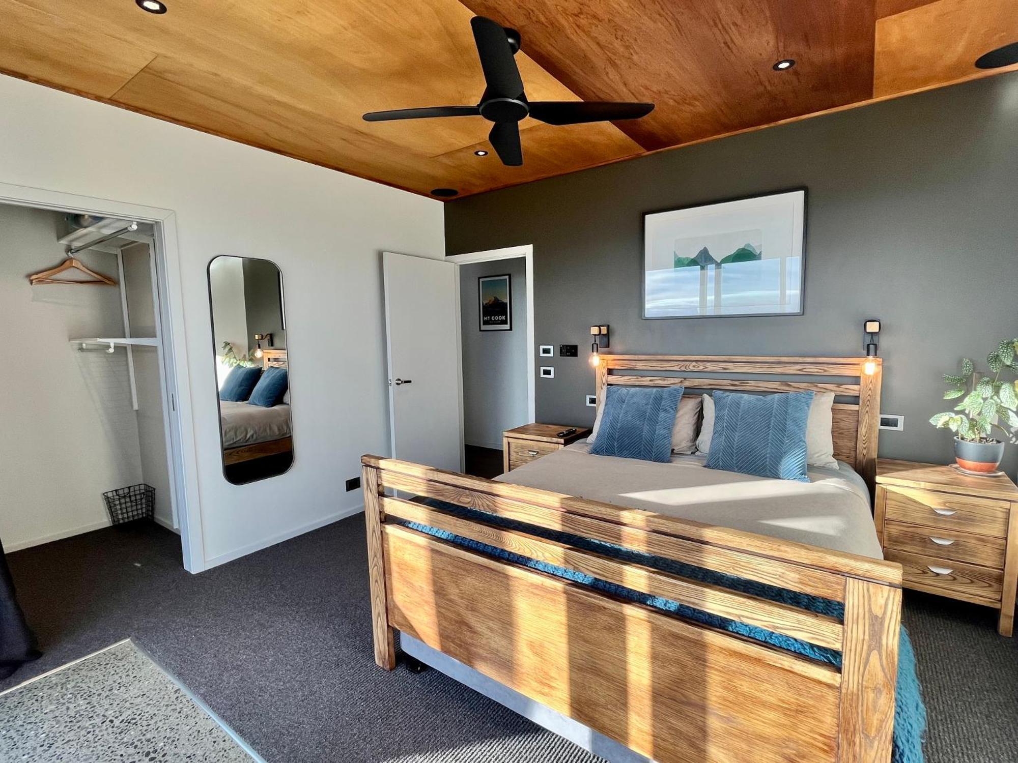 Villa Fiordland Eco-Retreat -- Panoramic Views -- Hot Tub Te Anau Exterior foto