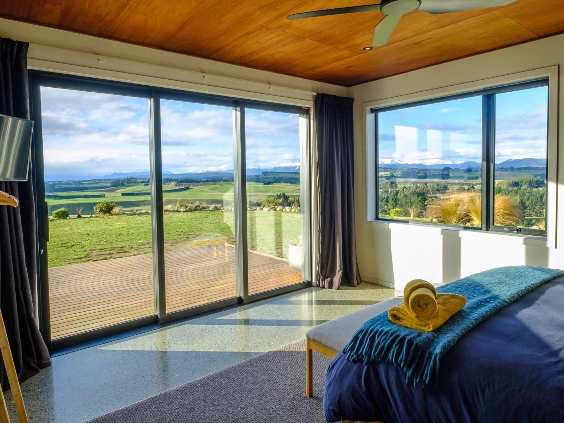 Villa Fiordland Eco-Retreat -- Panoramic Views -- Hot Tub Te Anau Exterior foto