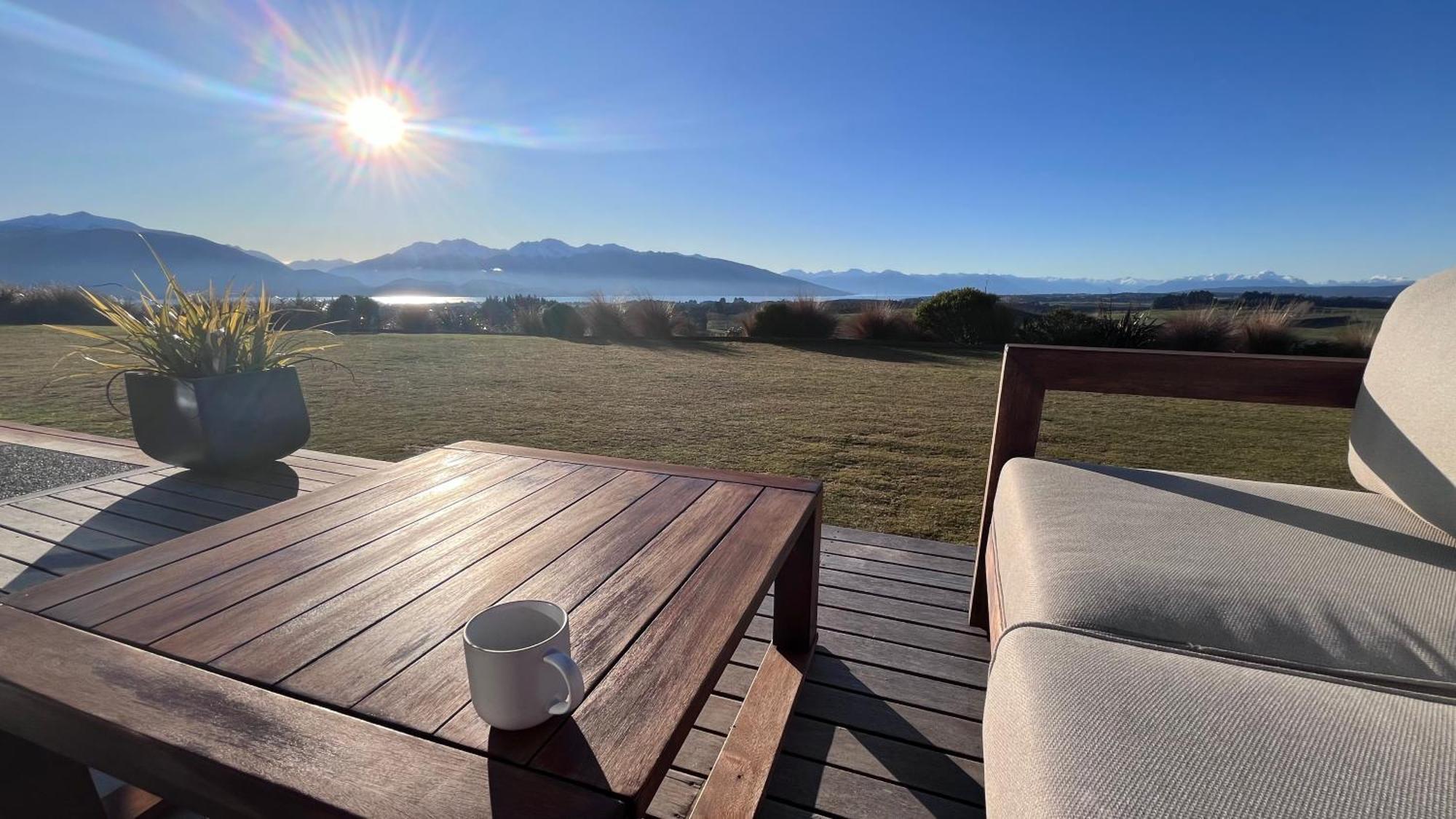 Villa Fiordland Eco-Retreat -- Panoramic Views -- Hot Tub Te Anau Exterior foto